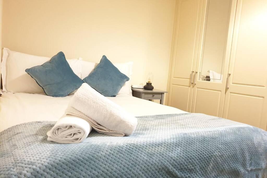 Large 3 Bed, Galway City Centre Apartament Zewnętrze zdjęcie
