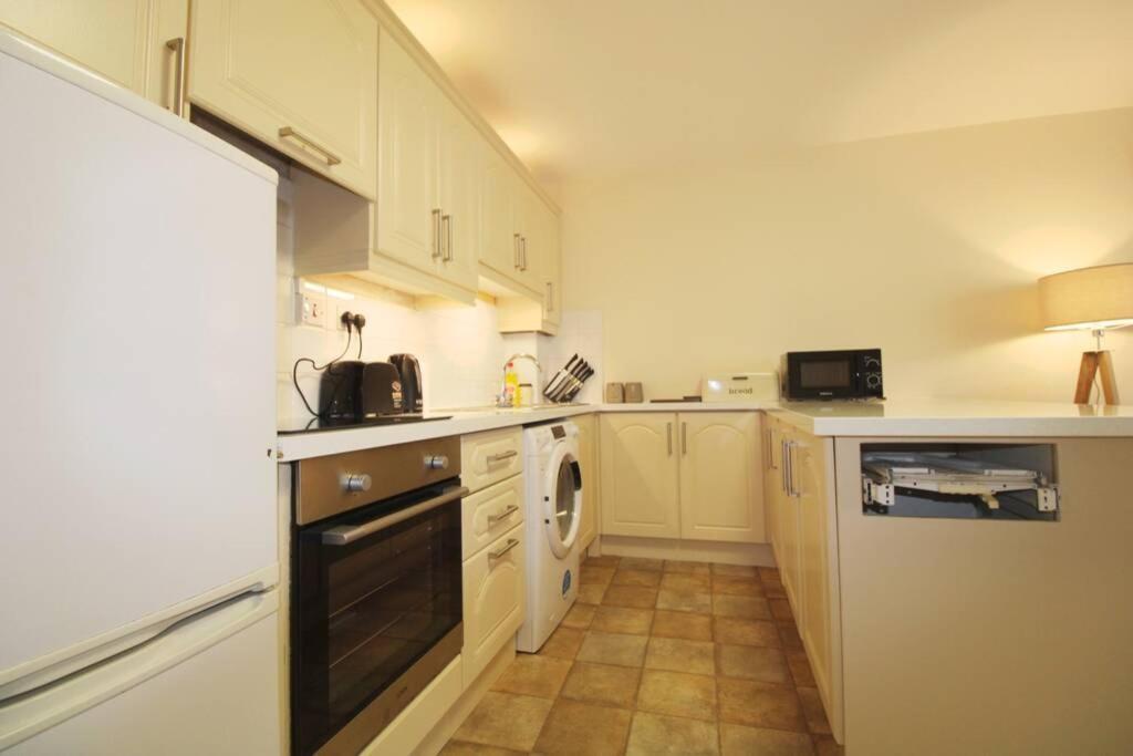 Large 3 Bed, Galway City Centre Apartament Zewnętrze zdjęcie