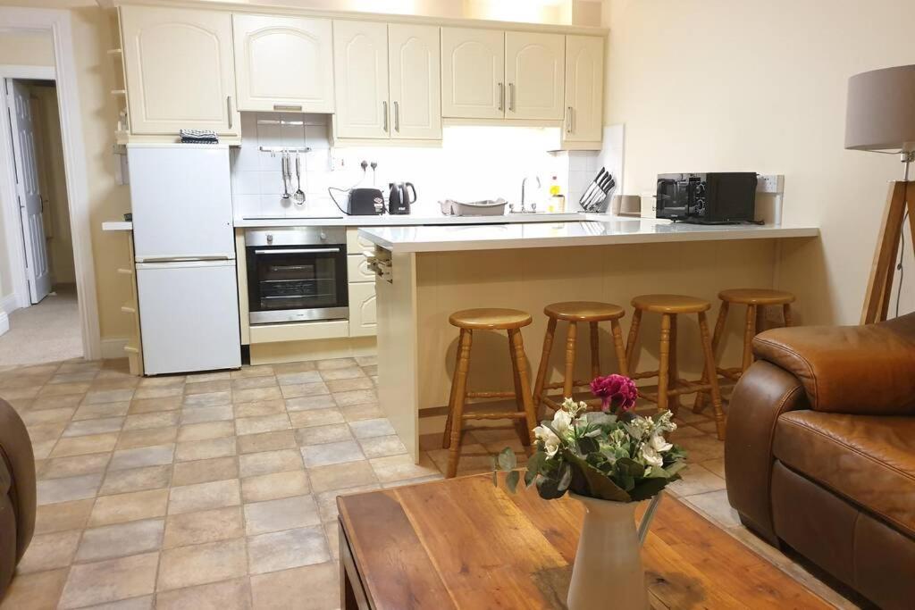 Large 3 Bed, Galway City Centre Apartament Zewnętrze zdjęcie