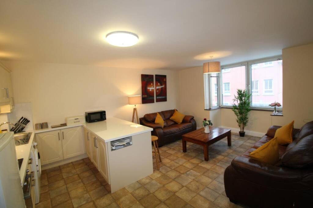 Large 3 Bed, Galway City Centre Apartament Zewnętrze zdjęcie
